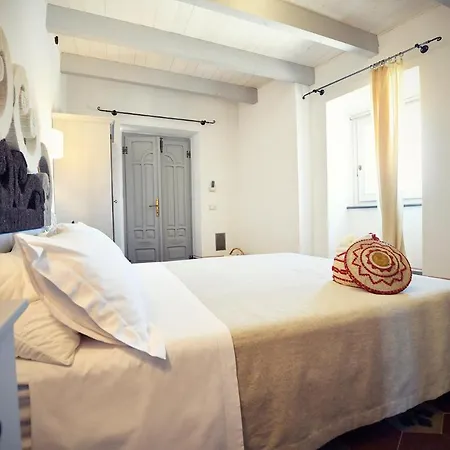 Bisos Bed & Breakfast 3*
